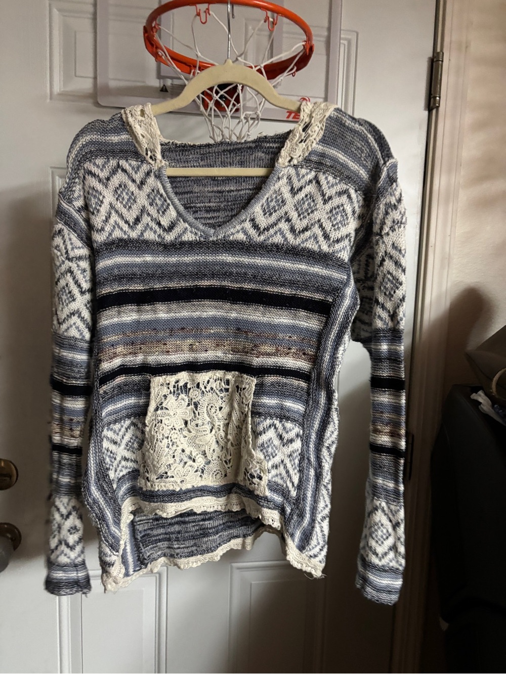 American Rag Blue & Cream Knit V-Neck Sweater with Lace Pocket